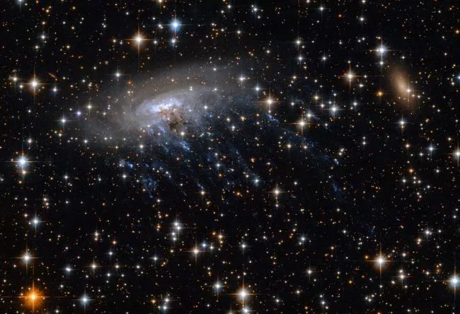 宇宙中最奇特的15个星系