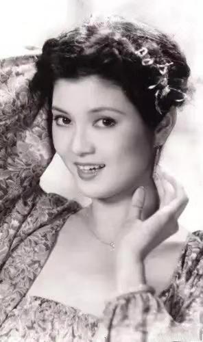 “千亿儿媳”徐子淇为林建岳女儿庆生，香港顶级名媛个个颜值爆表