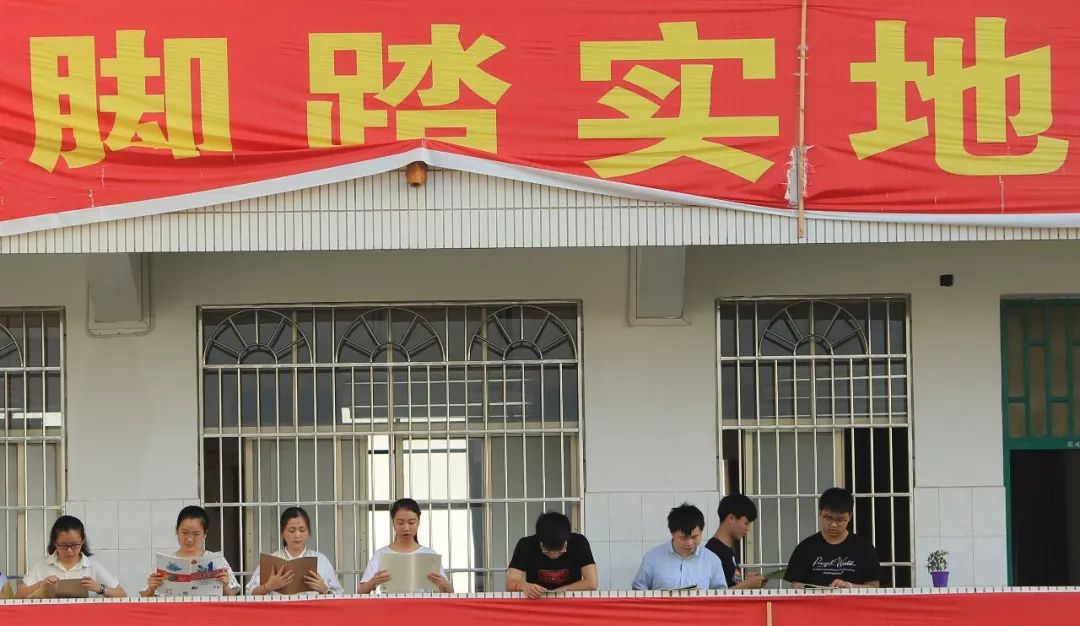 中国要警惕的一件事！一批县里的高中正在衰落，老师跑了，高考成绩整体下滑......