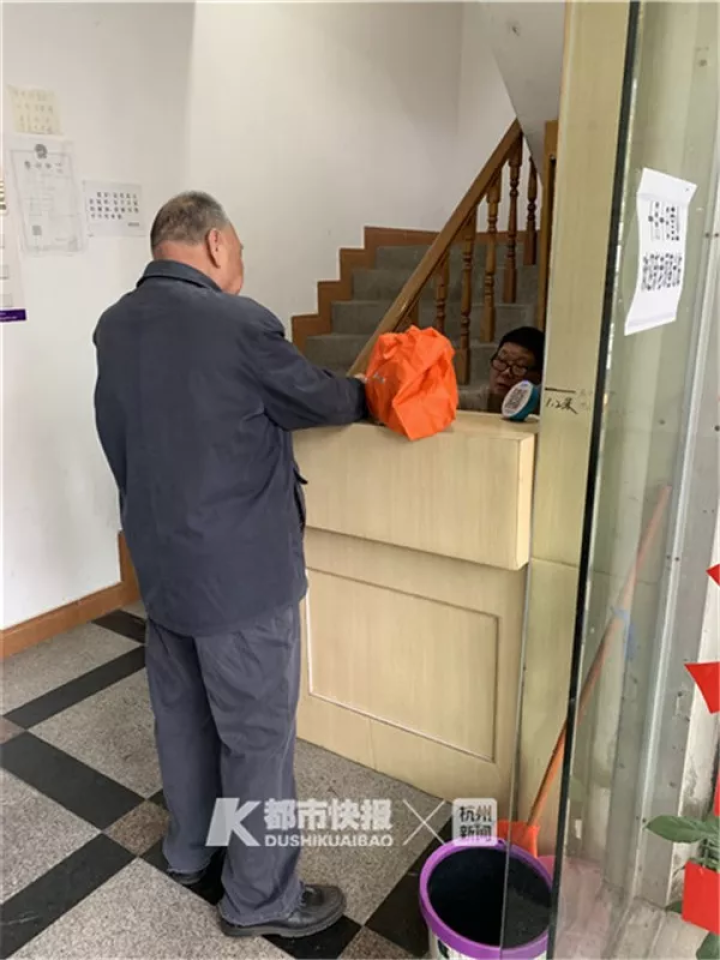 杭州八成平价大众澡堂都是镇江人开的！这家在国货路上守了21年的浴室，有点撑不下去了