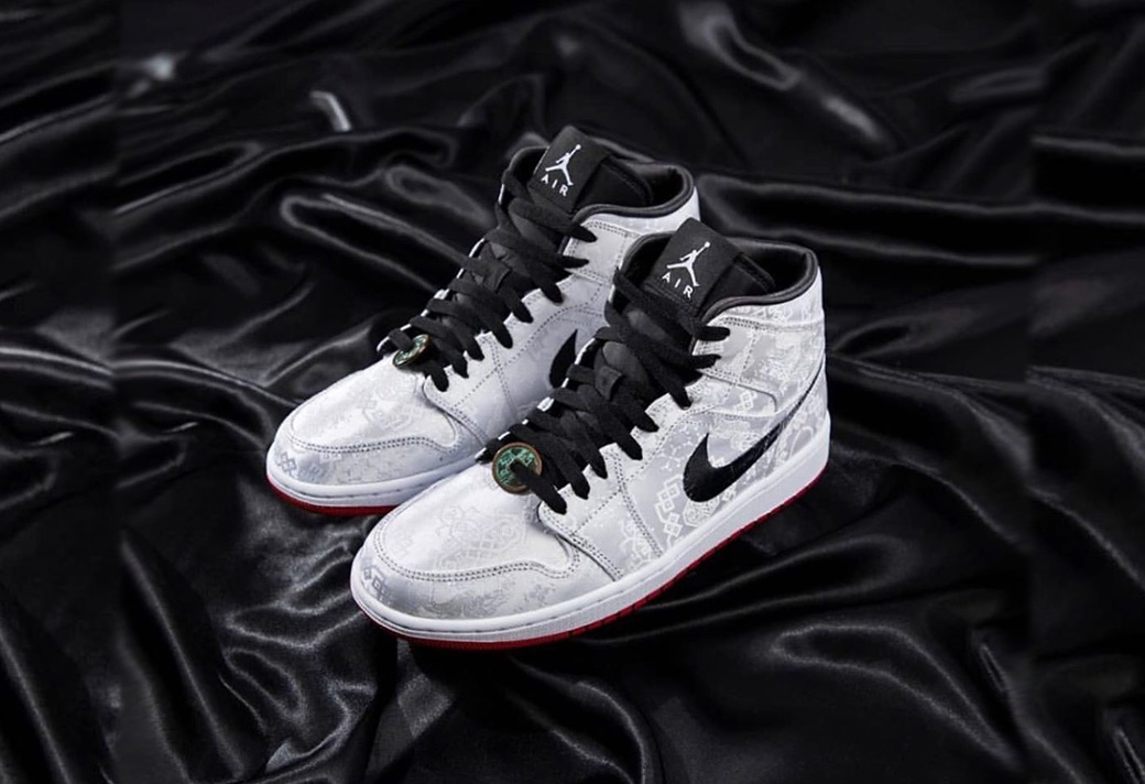 白丝绸领衔！今早 AJ1 家族三连发，你中了哪双？