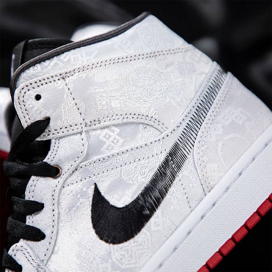 白丝绸领衔！今早 AJ1 家族三连发，你中了哪双？