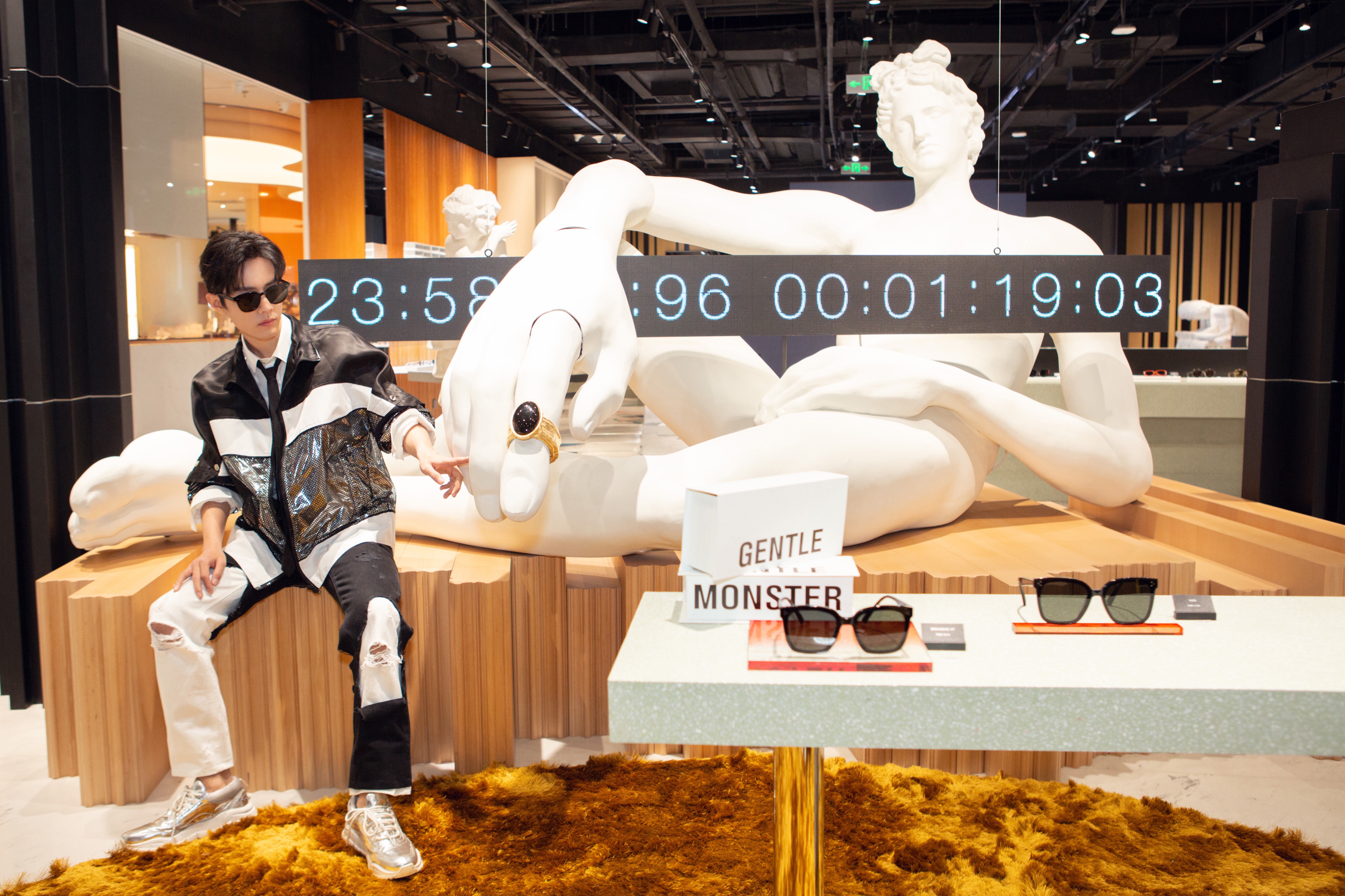 这家眼镜品牌在skp(全钛眼镜哪个牌子好) - 114货源网