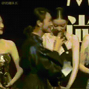 这么甜的素人CP，磕到我上头你才说是演的？编剧们赶紧学学吧