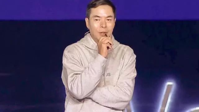 之父：张小龙并不孤独