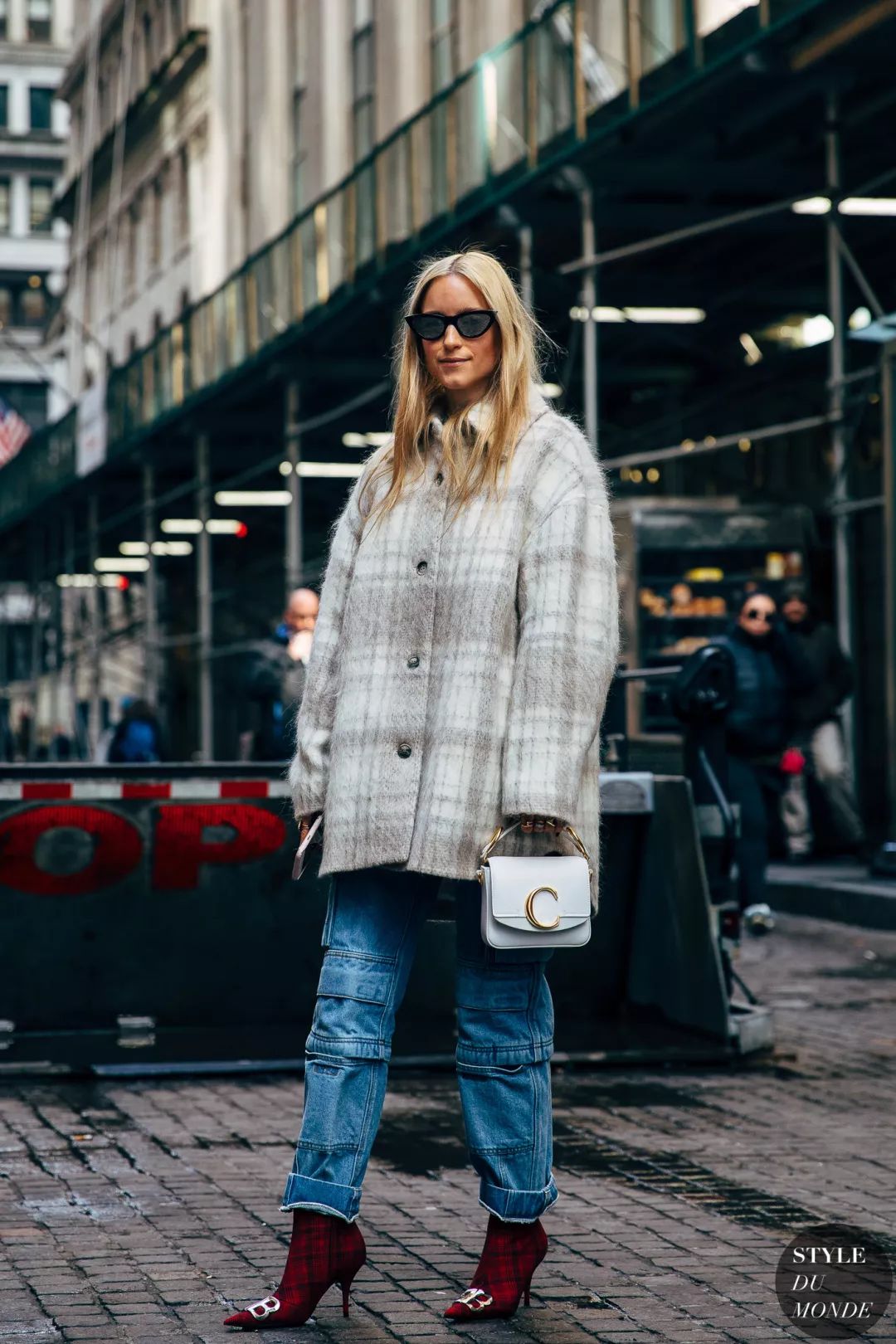 钟楚曦都在裙子里穿秋裤了，抵御老寒腿还有这几招