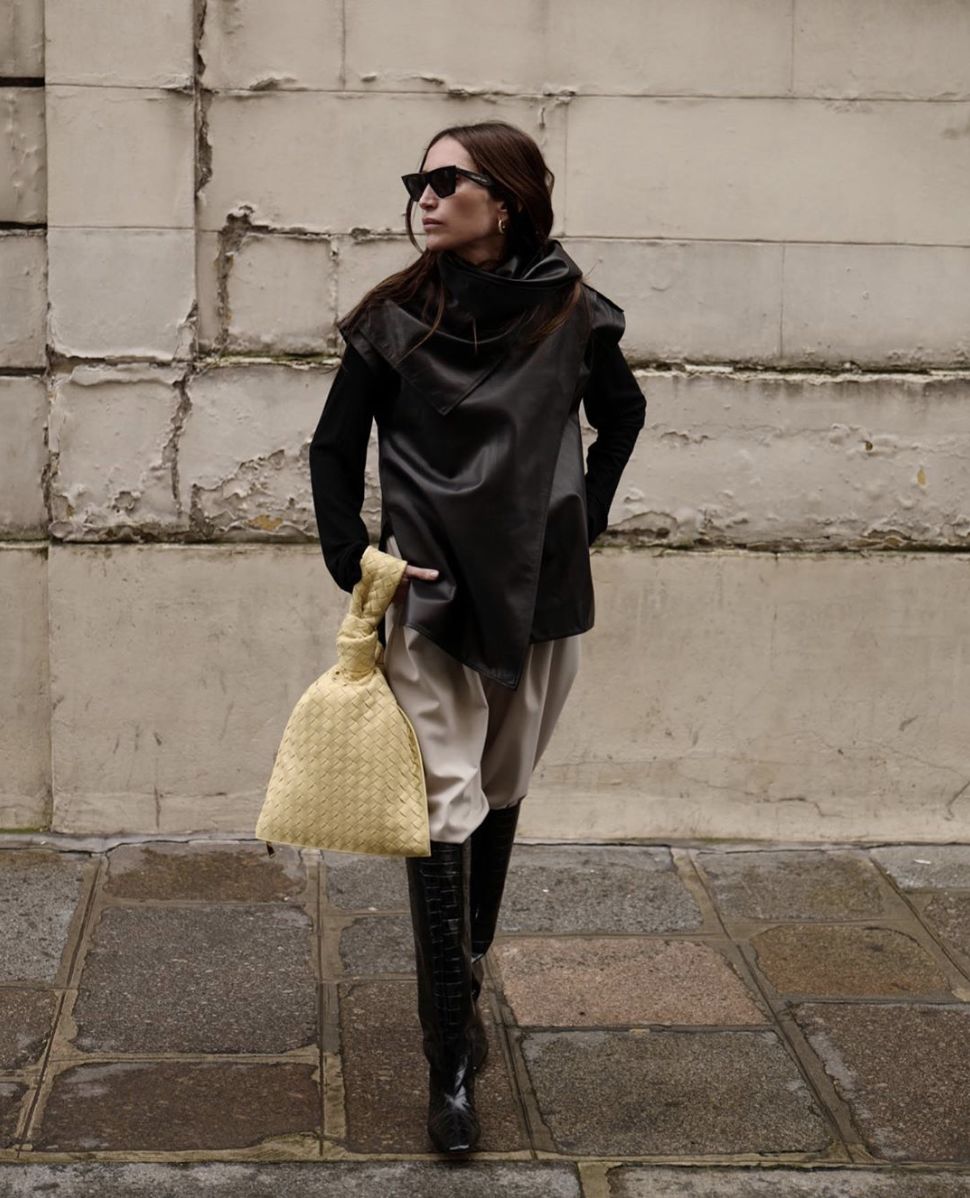 钟楚曦都在裙子里穿秋裤了，抵御老寒腿还有这几招