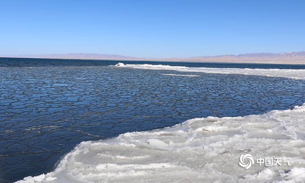 青海湖进入封冻期 较去年推迟7天