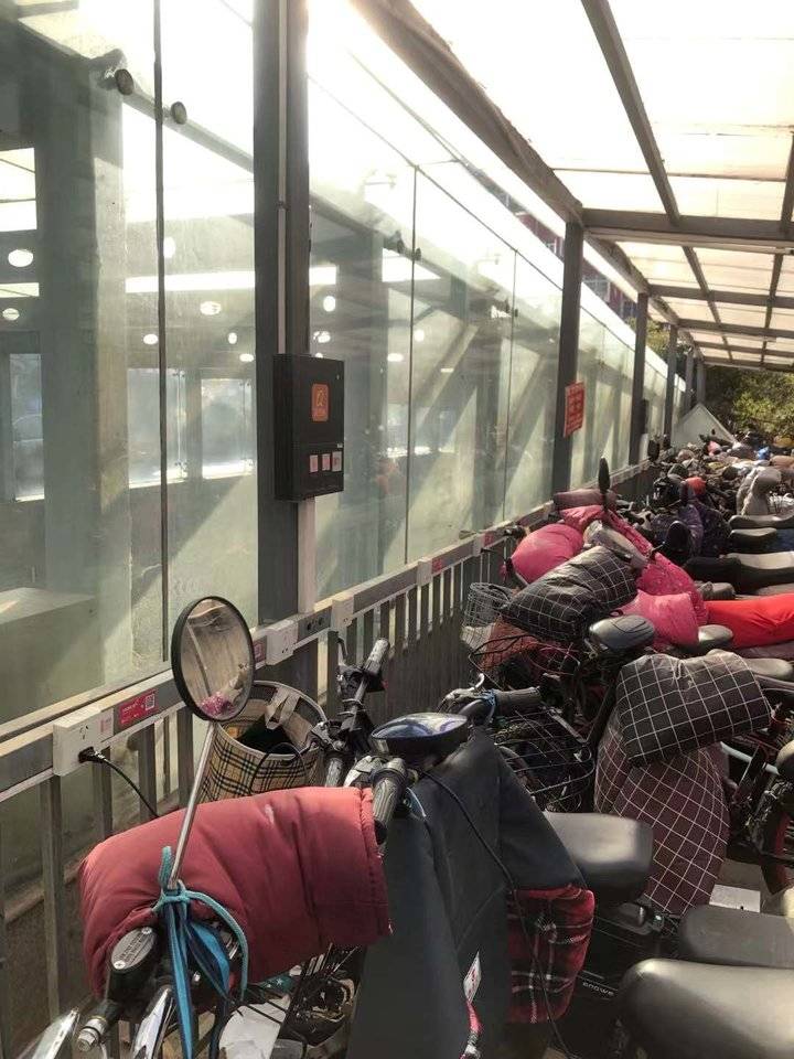 物业千元买台充电桩便可享全部收益 充电桩为何难入小区？