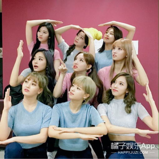 金希澈MOMO恋情证实，两人其实早有迹象，下一步就是结婚了？