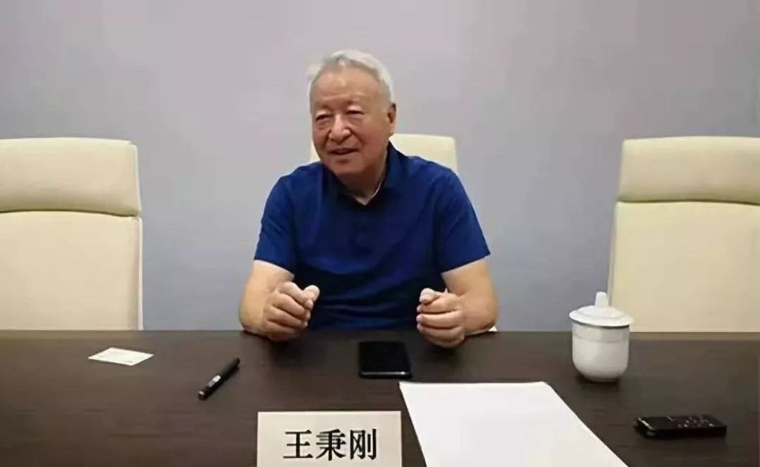 中国汽车报推出2019中国汽车业十大新闻，10位大咖点评