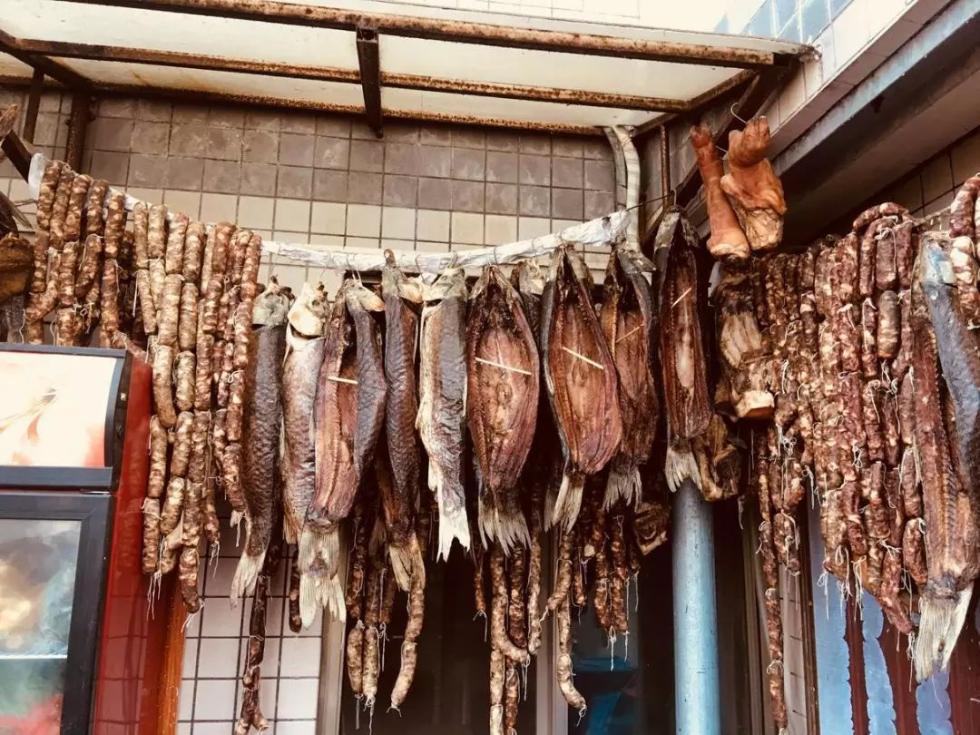 春运将至，腊鱼腊肉白酒可以带上火车飞机吗？官方回复来了