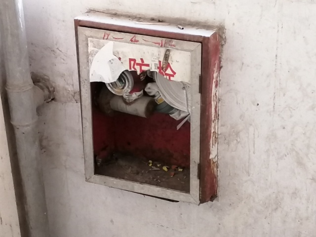 侥幸心理害死人，消防设备形同虚设必须纠正