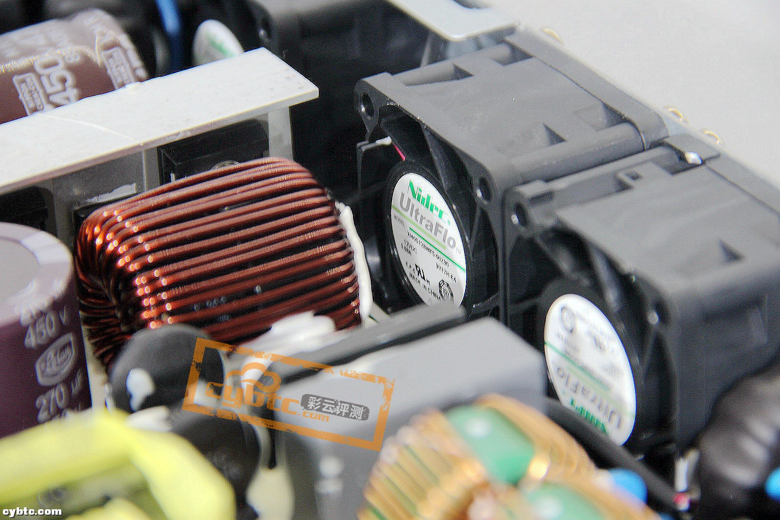 彩云评测 | 比特大陆旗舰比特币矿机蚂蚁S17+ 76T