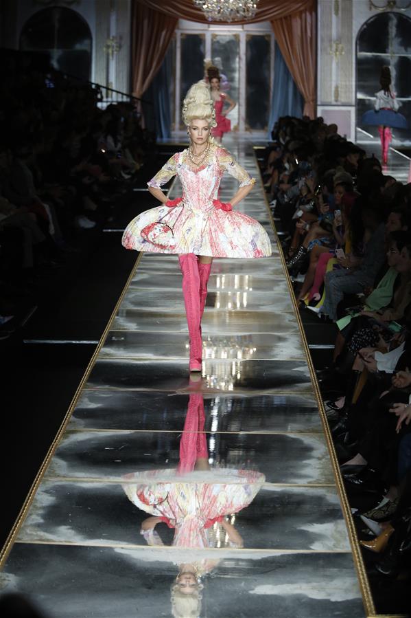 米兰时装周——MOSCHINO品牌时装秀