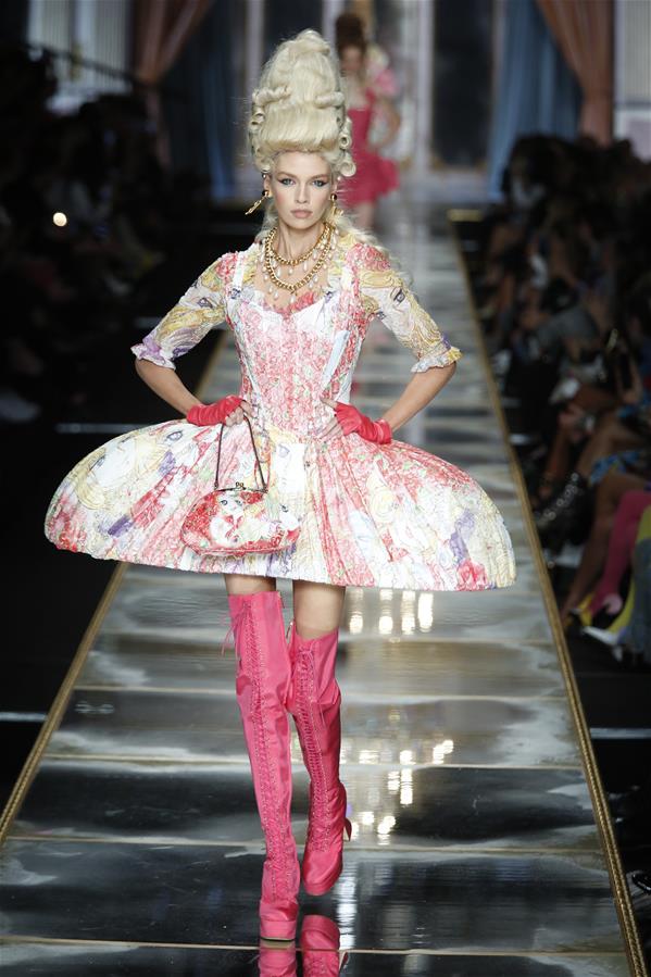 米兰时装周——MOSCHINO品牌时装秀