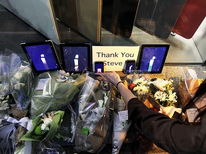 又是一年：今天是苹果联合创始人乔布斯65岁冥诞