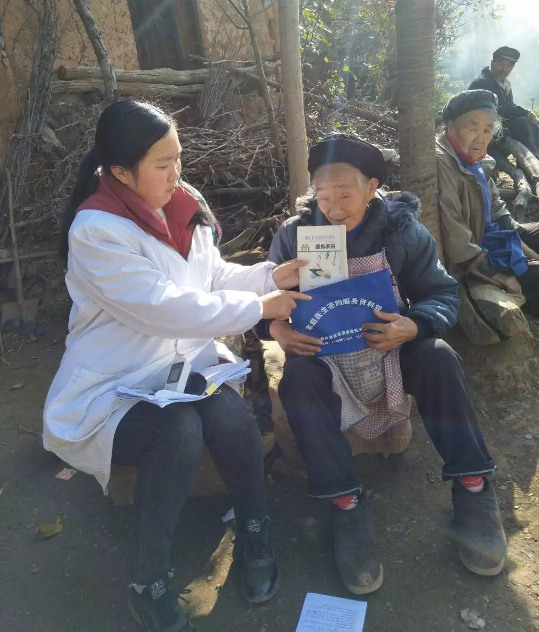 云南27岁女医生防疫途中车祸去世!丈夫逢人就问:您会PS吗?我们还没有一张全家福