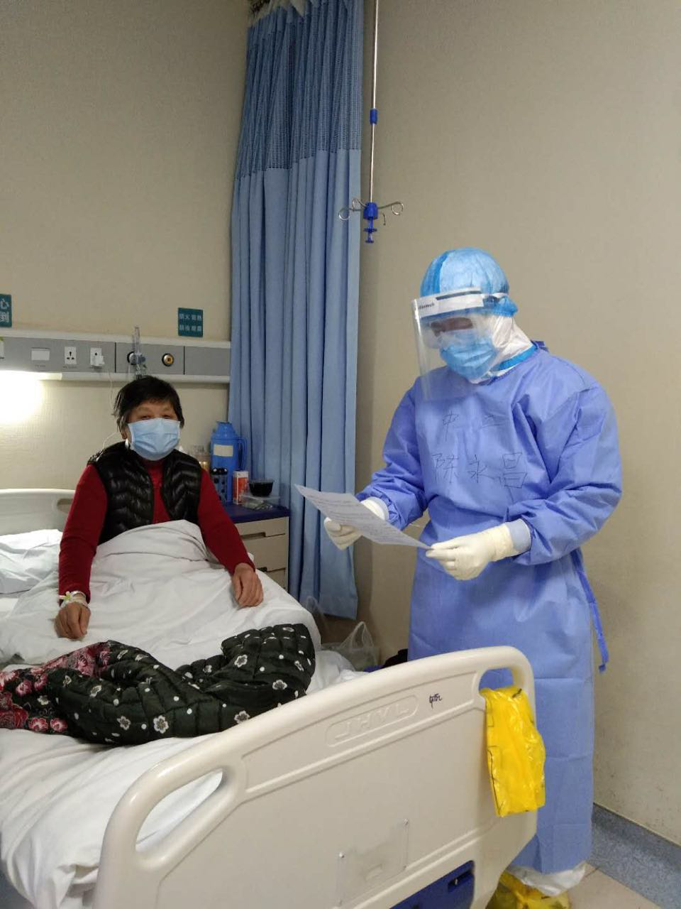 战疫日记：在武汉我请出院病人写了一封《康复秘籍》