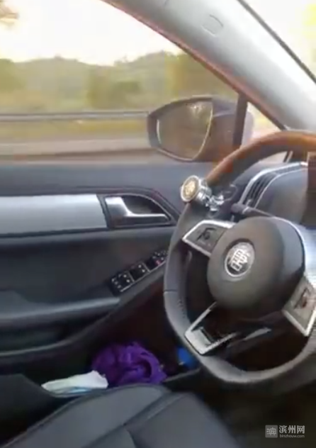 比亚迪车主高速“无人驾驶”，还拍视频上传网络