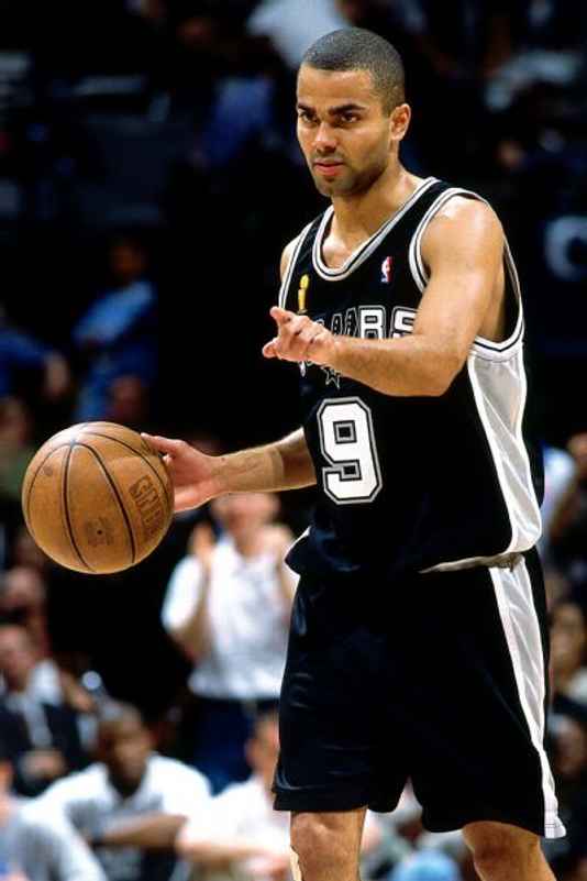 厄尔-门罗63. 阿隆佐-莫宁62. 丹尼斯-罗德曼61.