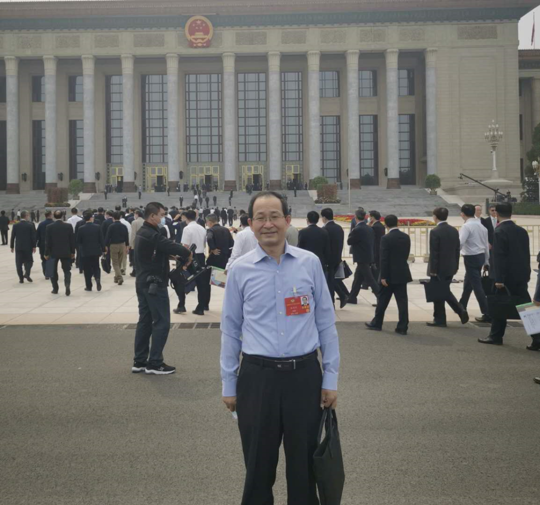 天大人在两会！