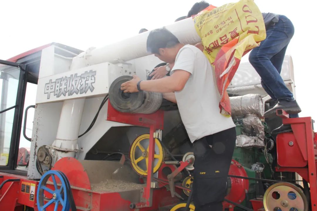 東方紅柴油機(jī)麥?zhǔn)諘?huì)戰(zhàn)紀(jì)實(shí)