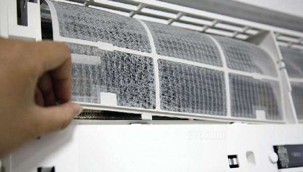 天热了要开空调啦 使用前可用消毒液清洗滤网吗？