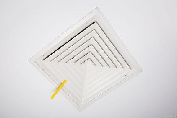 天热了要开空调啦 使用前可用消毒液清洗滤网吗？