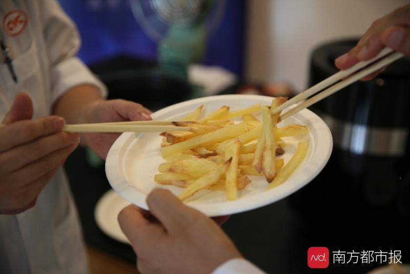 空气炸锅用放油吗(宣称不用油就能“炸”出酥脆感，空气炸锅是智商税吗？)