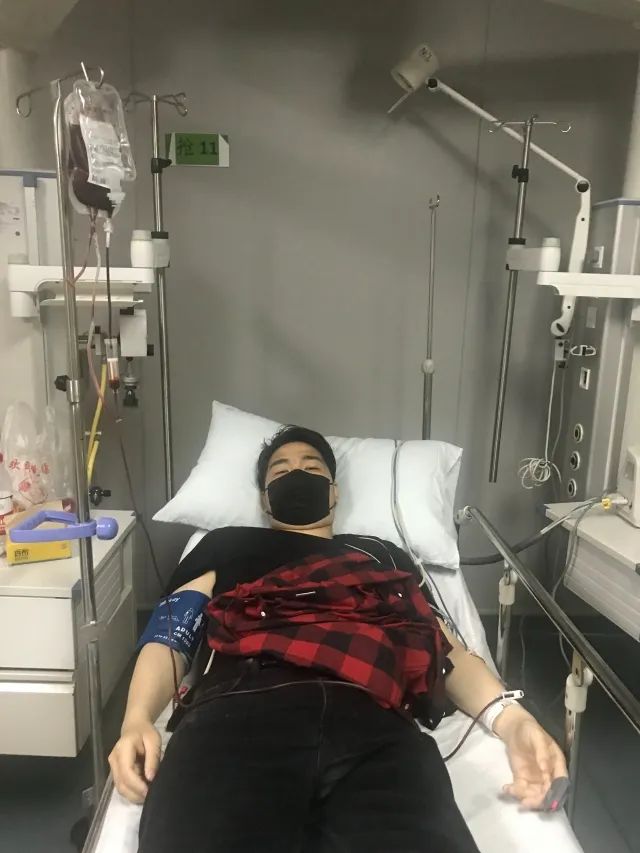 上楼梯都要半小时，杭州24岁大学生无奈休学，因这个病陷入绝境...