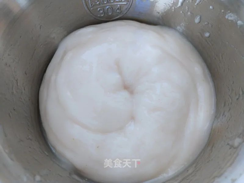 蒸鱼糕：口感细腻，味道鲜美，老少皆宜