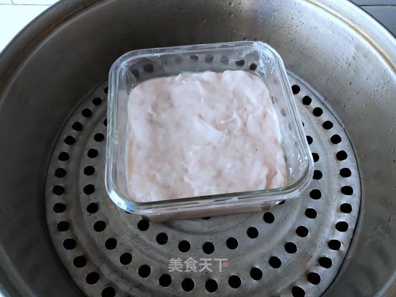 蒸鱼糕：口感细腻，味道鲜美，老少皆宜