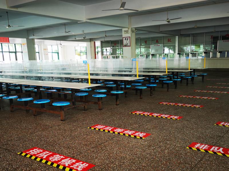 深圳家长投诉一学校食堂饭菜不新鲜，教育局突查后要求整改上报