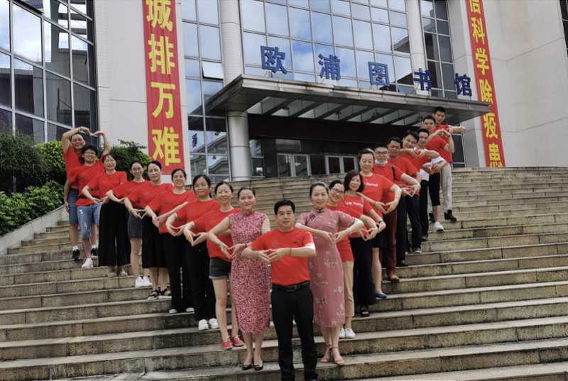 佛山高考首日：家长纷纷准备“开门红”，学校花式打call