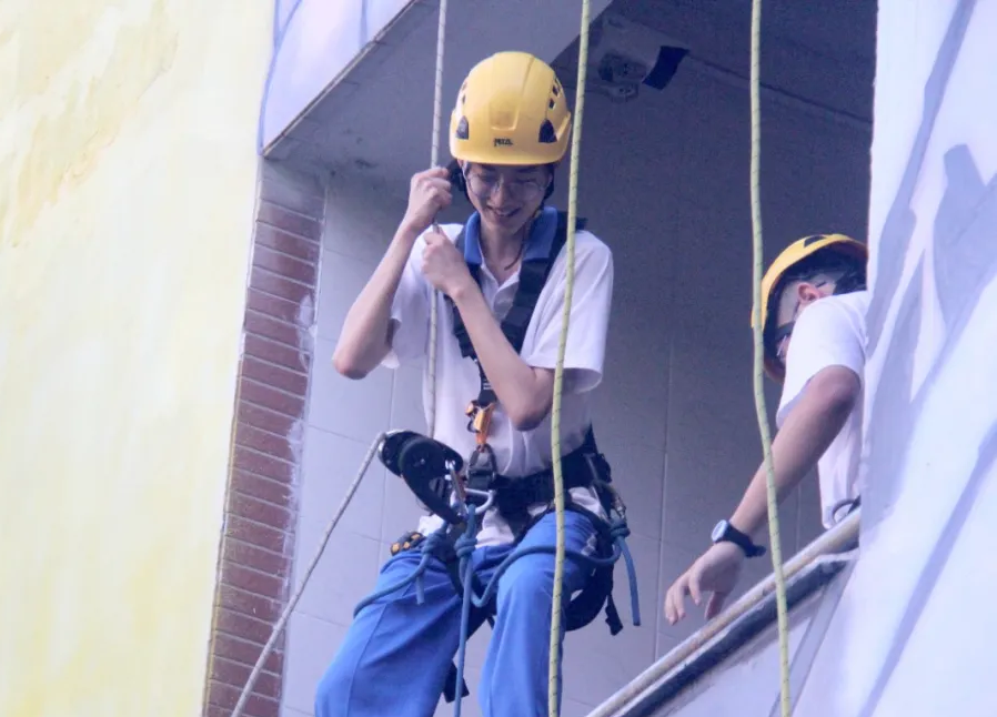 不刷题？不上补习班？爱看闲书？广东高考高分学霸这样说