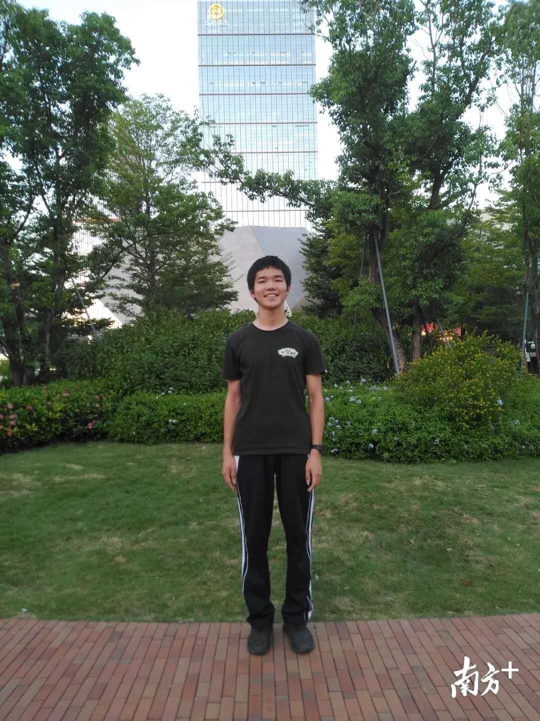 不刷题？不上补习班？爱看闲书？广东高考高分学霸这样说