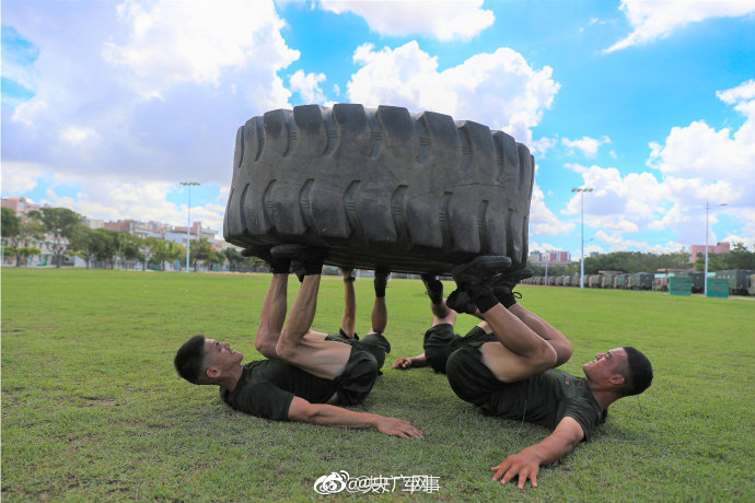 武警战士的体力训练课程不敢挑战