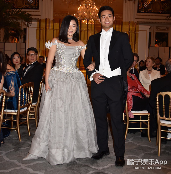 最大牌女团？赌王女儿集合三大豪门千金跳女团舞，这学历身价酸了