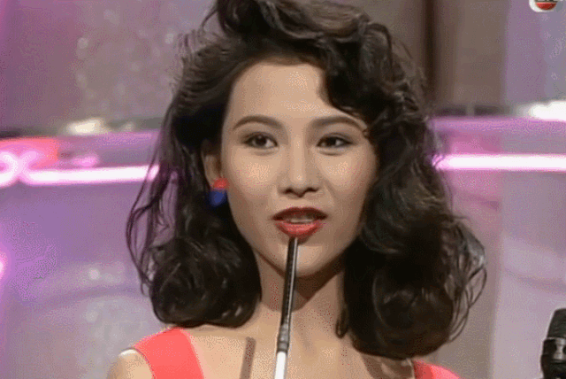 港姐颜值终于回春！混血冠军浓颜制霸全场，亚军被赐名女版金宇彬