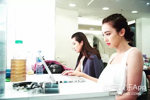 港姐颜值终于回春！混血冠军浓颜制霸全场，亚军被赐名女版金宇彬