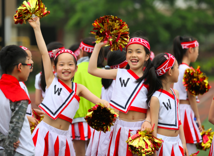 西湖区教育局首次设立“杏坛奖”系列奖项，表彰在各阶段深耕西湖教坛的老师们！设计方案正在征集