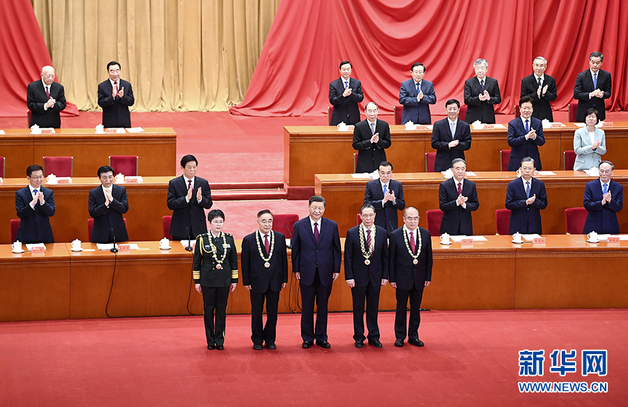 共和国勋章颁奖典礼发言(全国抗击新冠肺炎疫情表彰大会在京隆重举行 习近平向国家勋章和国家荣誉称号获得者颁授勋章奖章并发表重要讲话)