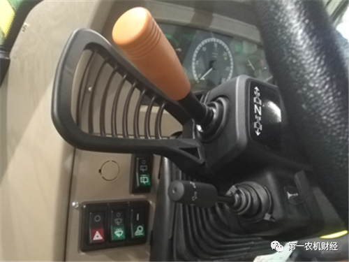 約翰迪爾6B-1404兩“秘籍”助用戶輕松搞定秸稈回收