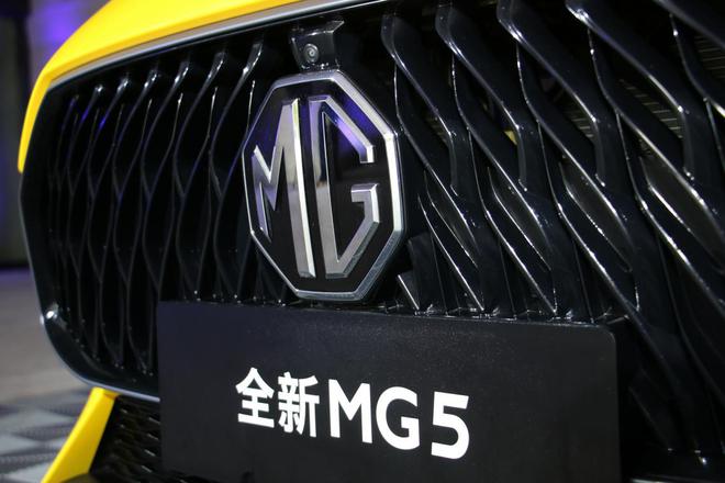 选车3+2：不到十万的轿跑，名爵5是黑马还是笑话？