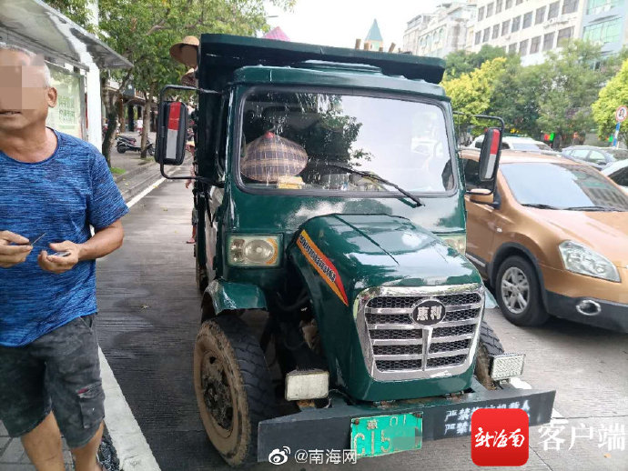 核載2人，實載14人！瓊海這輛農(nóng)用拖拉機“厲害了”