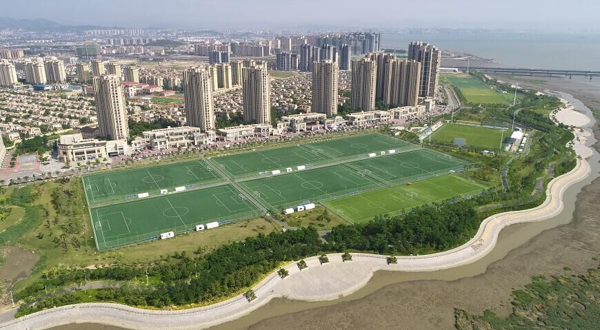中国足球学院青岛分院(中国足球学院青岛分院落地城阳，配套综合体预计2022年投入使用)