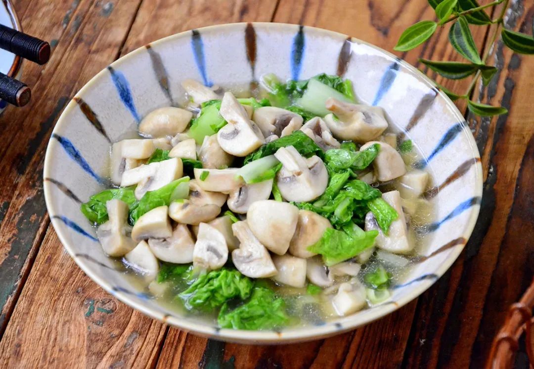小白菜炒蘑菇图片