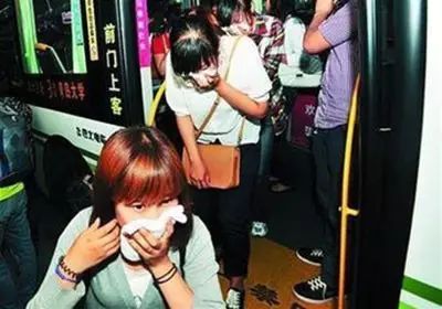 大客车的逃生技巧，你真得知道！