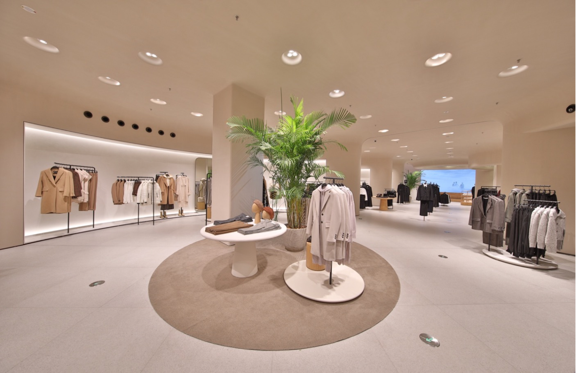 关店潮中,zara为何却在北京开了亚洲最大门店?|时尚商业说